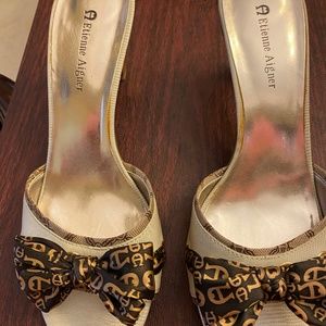 Etienne Aigner Slides